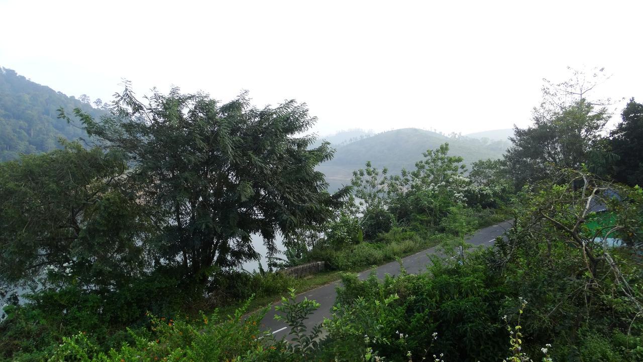 Malakkappara Dam Resort Valparai Exterior photo