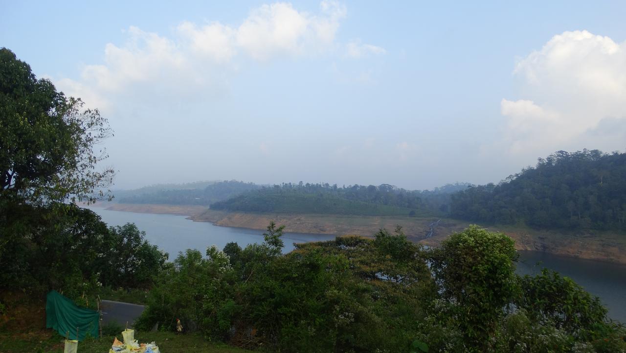 Malakkappara Dam Resort Valparai Exterior photo