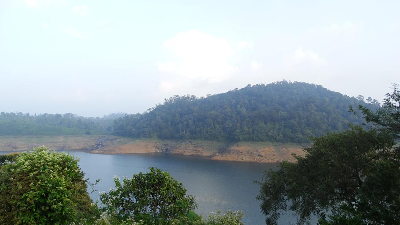 Malakkappara Dam Resort Valparai Exterior photo